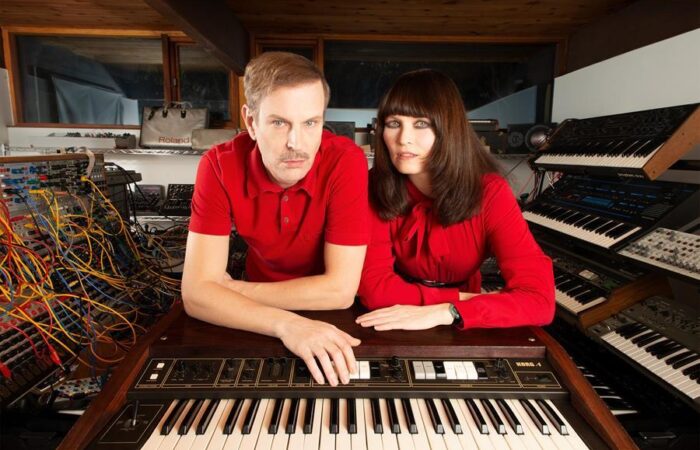 Xeno & Oaklander Resonates in the Shadows with Via Negativa